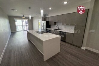 Building Photo - 3500 S Corona St