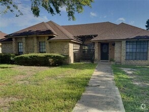 Building Photo - 120 E Gardenia Ave