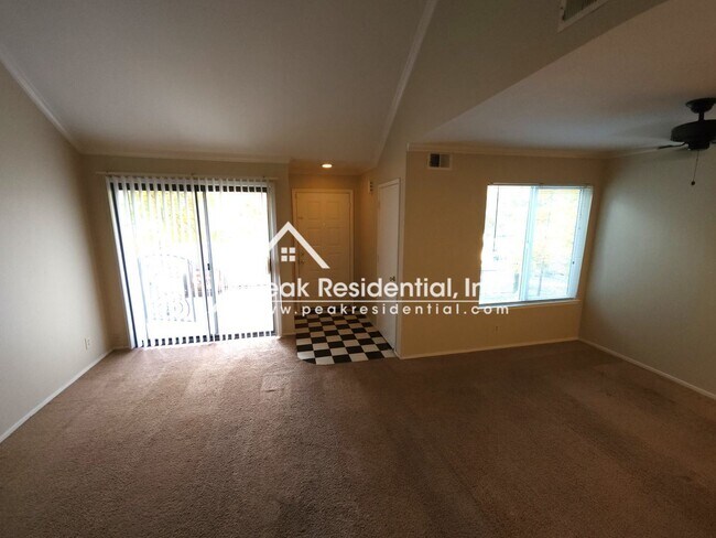 Foto del edificio - 1 br, 1 bath House - 5226 Hemlock Street #39