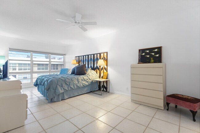 Foto del edificio - 3851 N Ocean Blvd