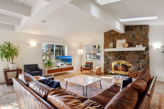 Foto del edificio - Ideal Family Home in Mill Creek – Walk to ...
