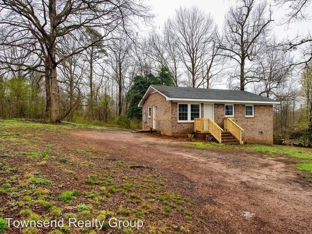 Primary Photo - 3 br, 1 bath House - 1919 Petty Road
