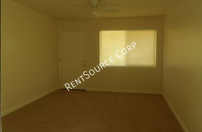 Building Photo - 3 Bedroom Home for Rent in Barstow