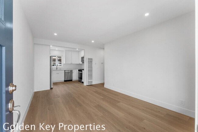 Foto del edificio - Beautifully remodeled apartment in South Oceanside just a few blocks from the beach!