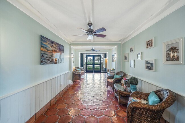 Foto del edificio - 225 S Beach Rd