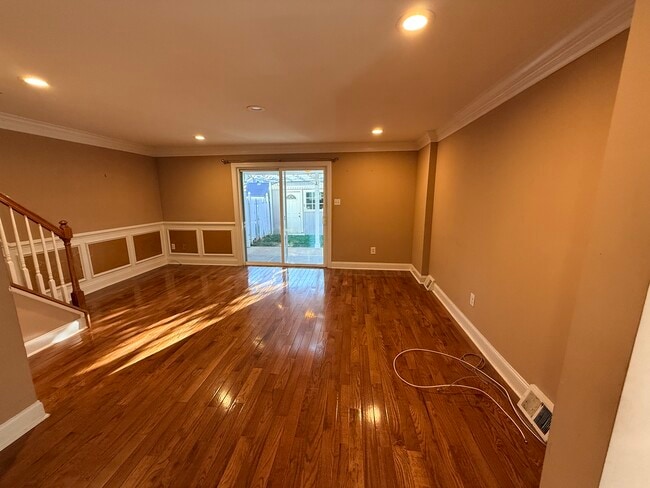 Building Photo - 3808 Ronnald Dr