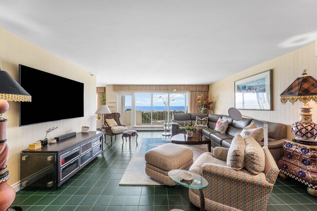 Building Photo - 4301 N Ocean Blvd