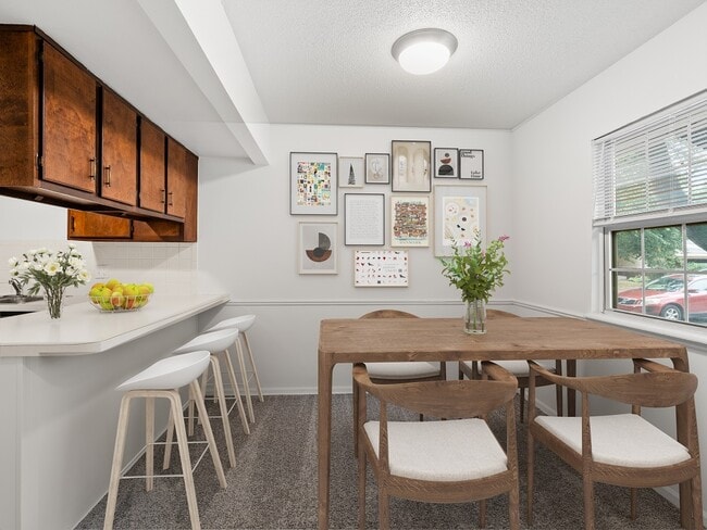 Building Photo - Evergreen Park Townhomes and Apartments