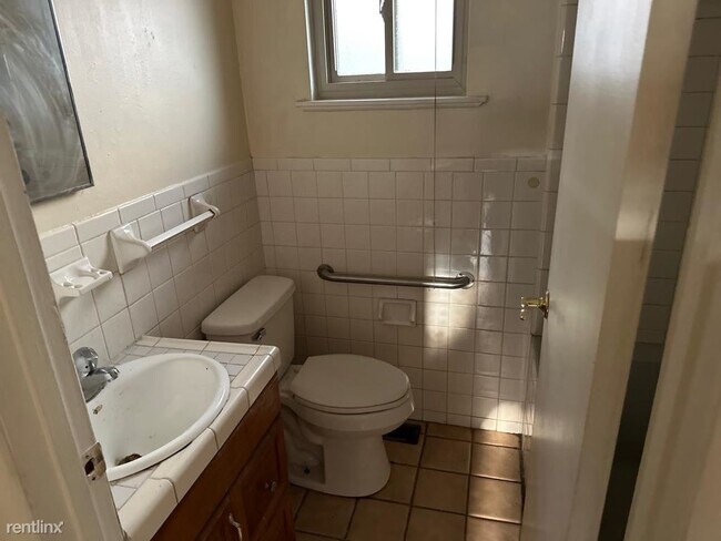 Foto del edificio - 3 br, 1 bath House - 4165 Brunswick Avenue