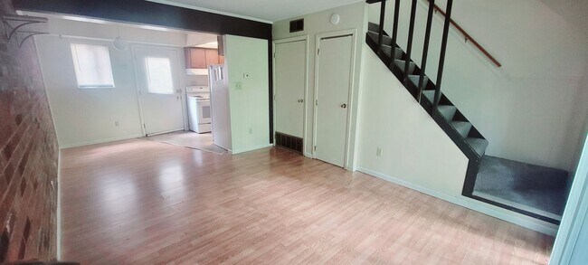 Foto del edificio - 2022 Iuka Ave