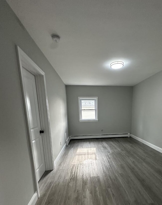 Building Photo - 120 Raritan Ave