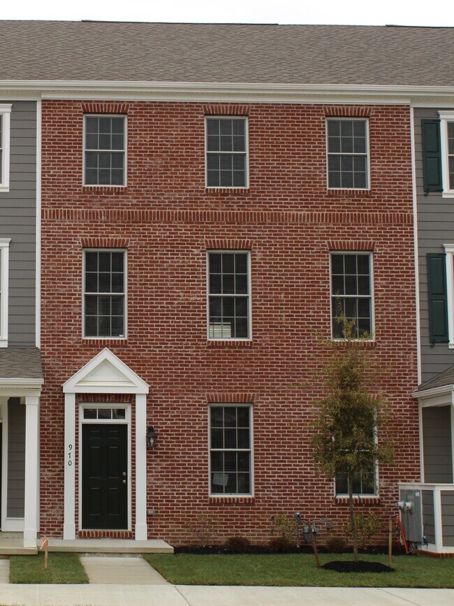 Building Photo - 970 Lorewood Grove Rd