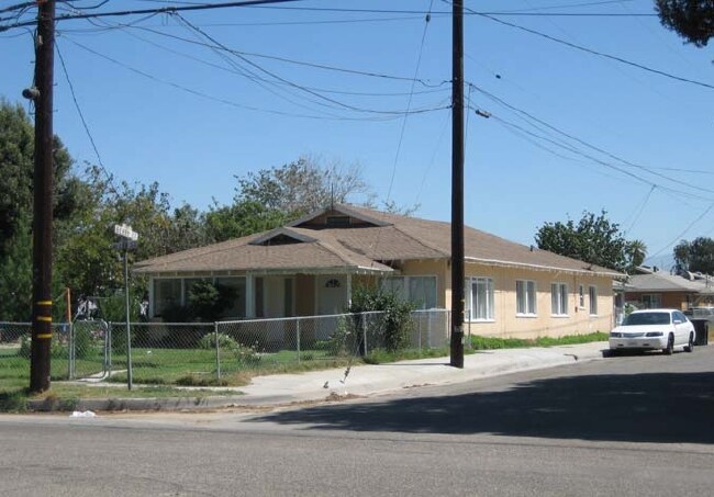 Primary Photo - 415 S Allen St