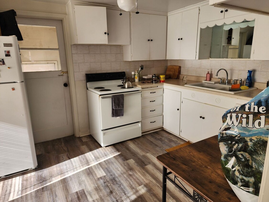 Foto del edificio - Charming Upstairs apartment