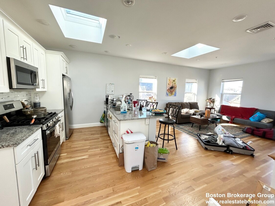 Photo - 65 Burrell St. #3 Roxbury