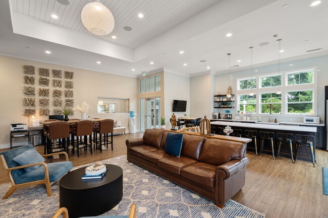 Building Photo - The Pointe at Dorset Crossing