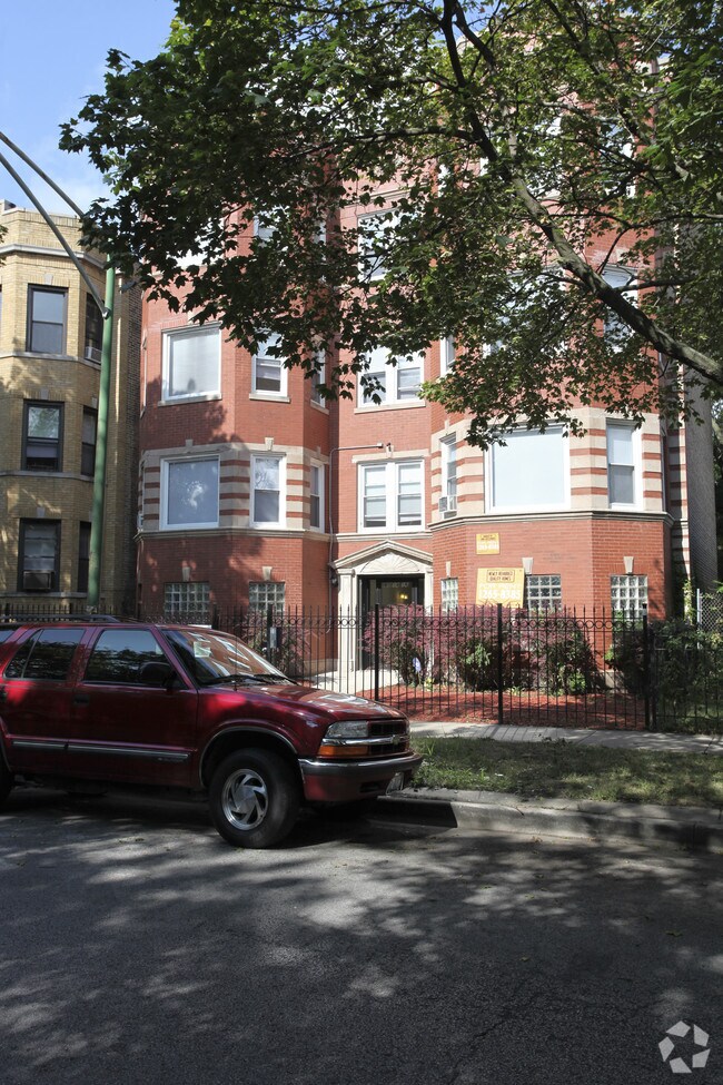 Building Photo - 8014 S Ingleside Ave