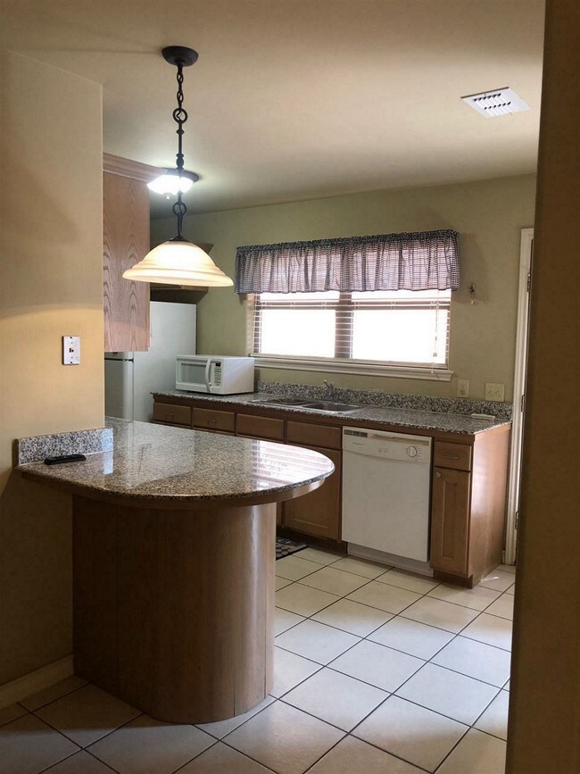 Building Photo - 509 Shiloh Dr