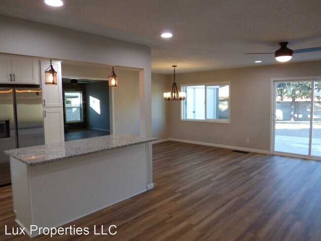 Building Photo - 4 br, 2 bath House - 6905 Las Vegas Ave NE