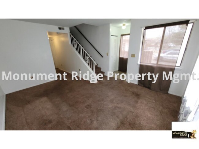 Building Photo - Available Now!  2 bed 2 bath Clifton apart...