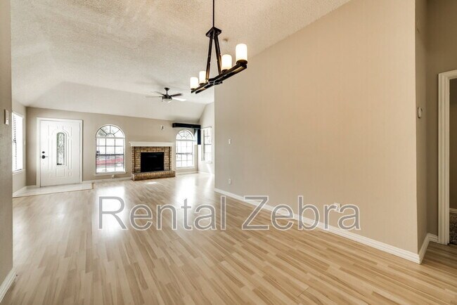 Foto del edificio - 6103 Meadowside Trail
