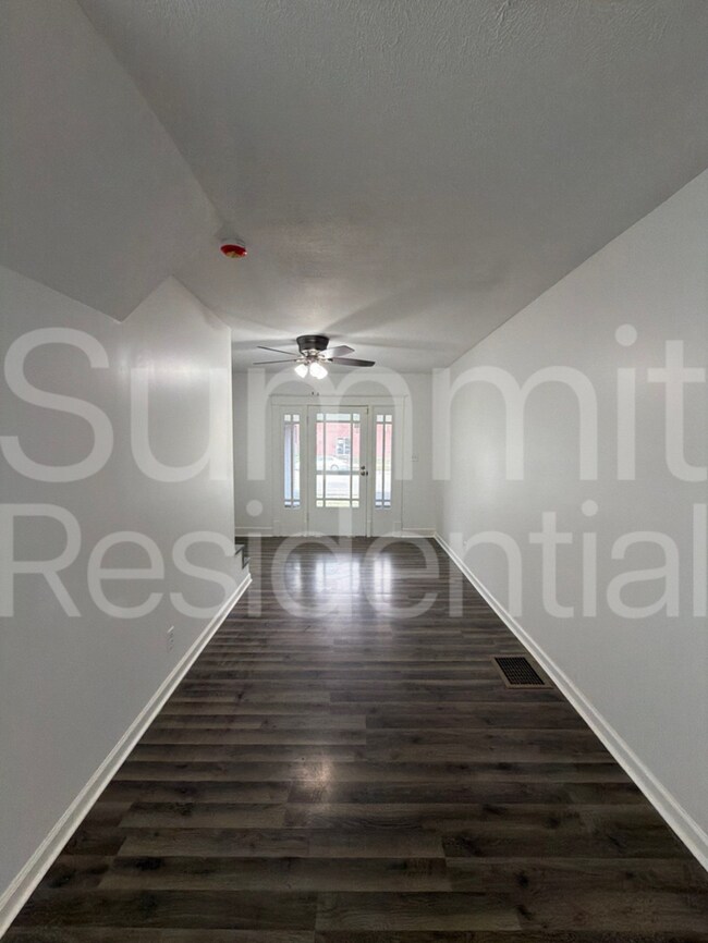 Foto del edificio - 2826 Taylor Blvd