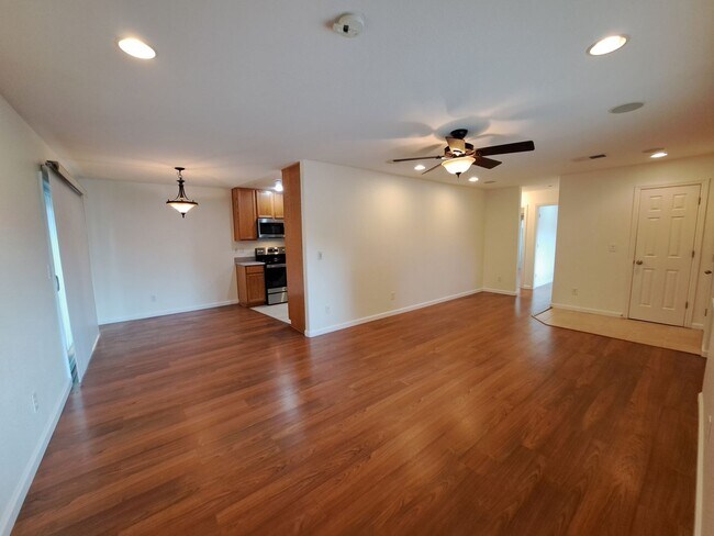 Building Photo - Affordable, Updated, & Ready to Move In!