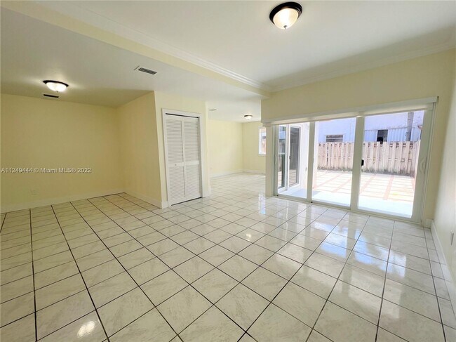 Building Photo - 20920 SW 83rd Ave