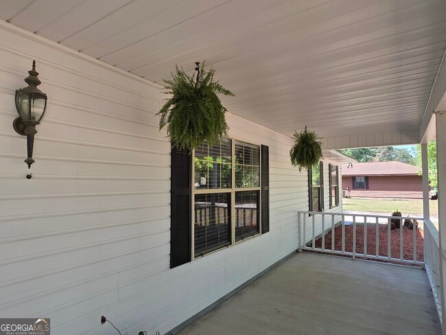 Building Photo - 622 Plantation Dr