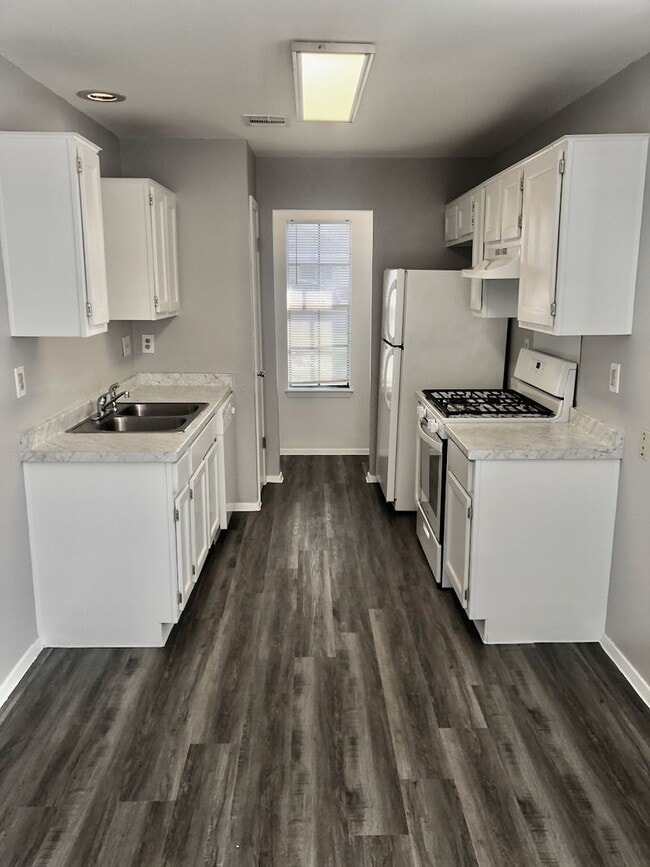 Building Photo - 12402 Alderbrook Dr