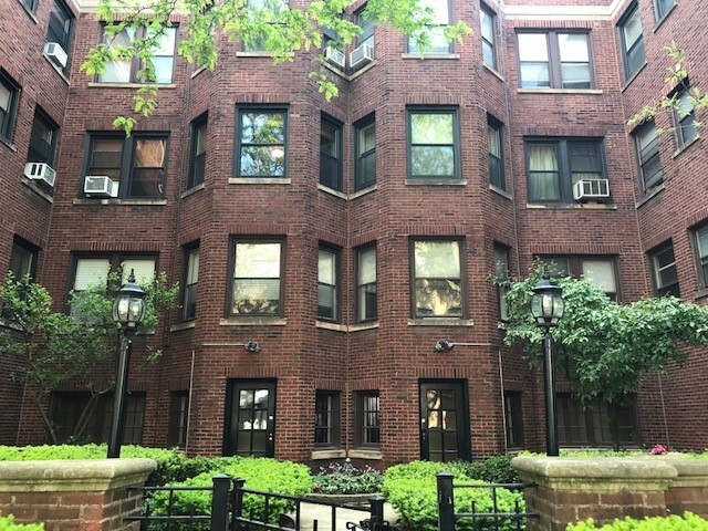 Primary Photo - 512 W Belden Ave