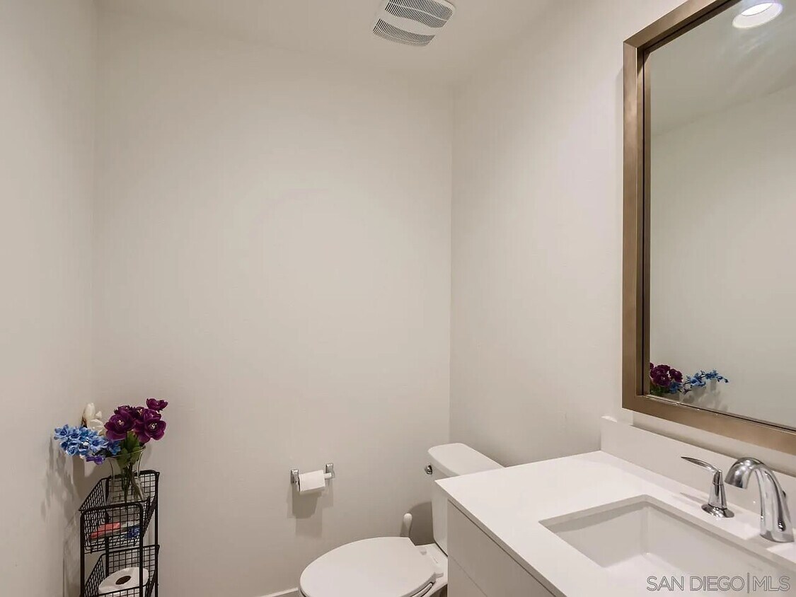 Foto principal - 8710 Barbados Ln