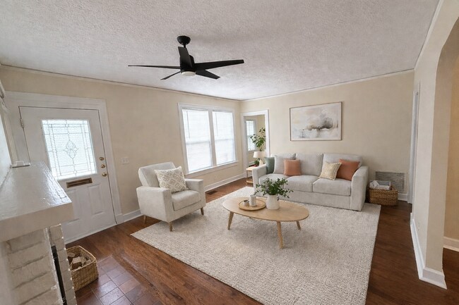 Sala de estar (decorada virtualmente). - 2589 Park St
