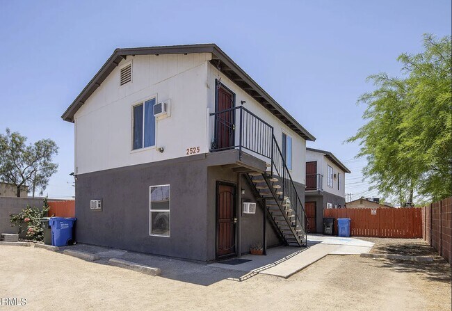 Foto del edificio - 2525 E Monroe St