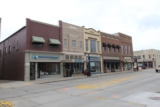 Building Photo - 122 N Main St