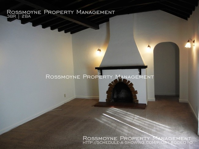 Building Photo - 3 Bed, 1.5 Bath Eagle Rock Spanish Style