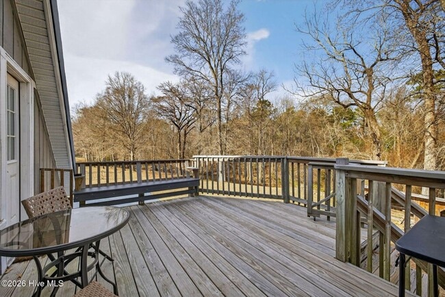 UNIQUE FURNISHED APARTMENTS WITH CUSTOM WOODWORK - UNIQUE FURNISHED APARTMENTS WITH CUSTOM WOODWORK