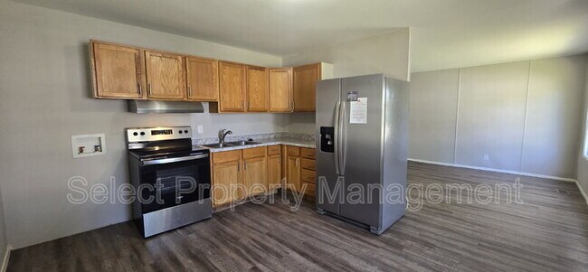 Foto del edificio - 4911 Hoagland Ave