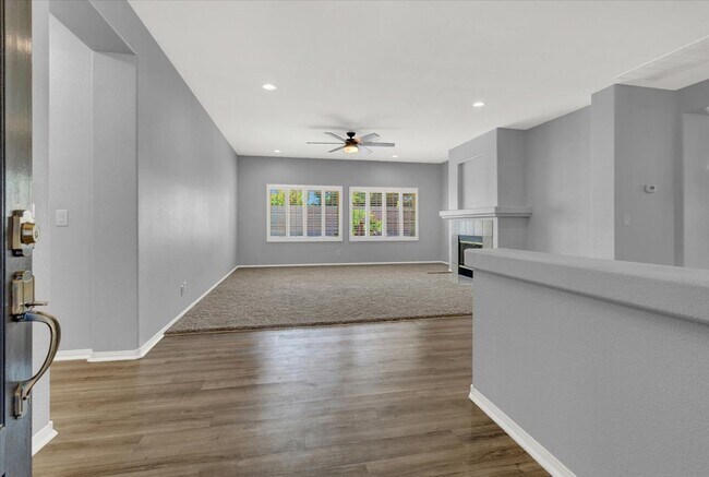 Building Photo - 9725 Drumcannon Ave