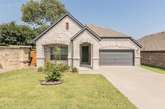 Building Photo - 1405 Bentwood Dr