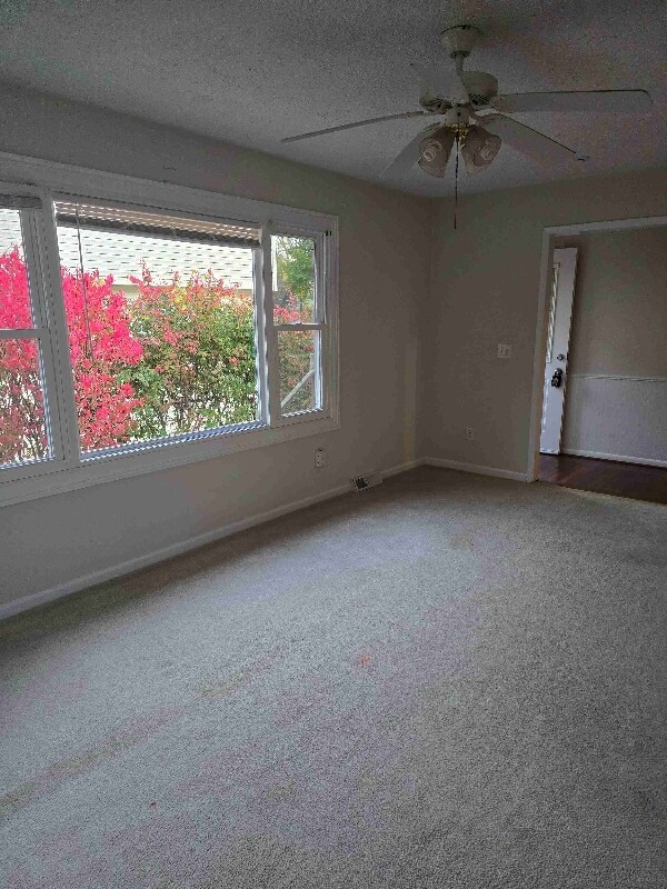 Foto del edificio - 8570 Country Club Dr