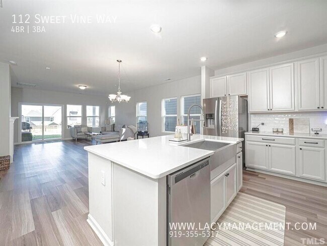 Building Photo - 112 Sweet Vine Wy