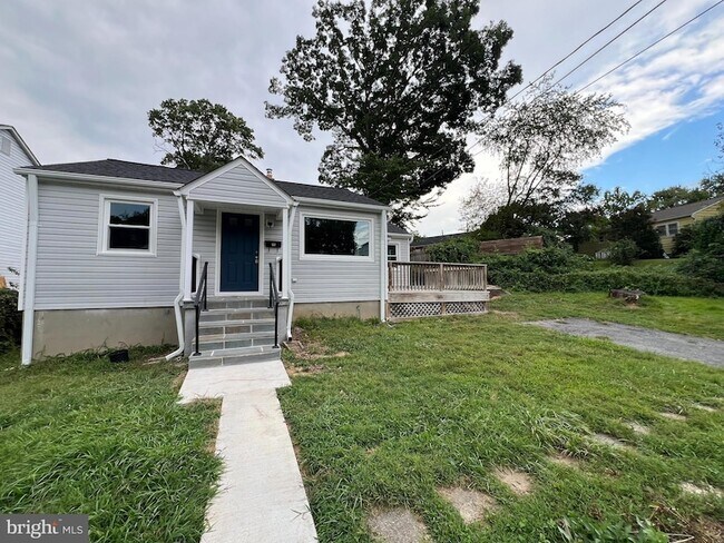 Foto del edificio - 904 Gilbert Rd