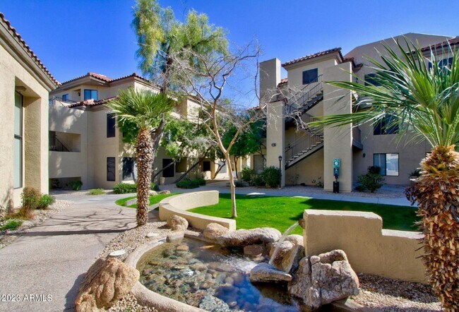 Foto del edificio - 4925 E Desert Cove Ave