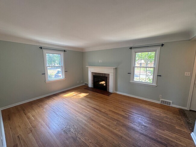 Foto del edificio - 3 Bedroom in Alger Heights!