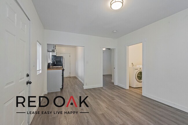 Foto del edificio - Cozy, Bungalow Style One Bedroom with an O...