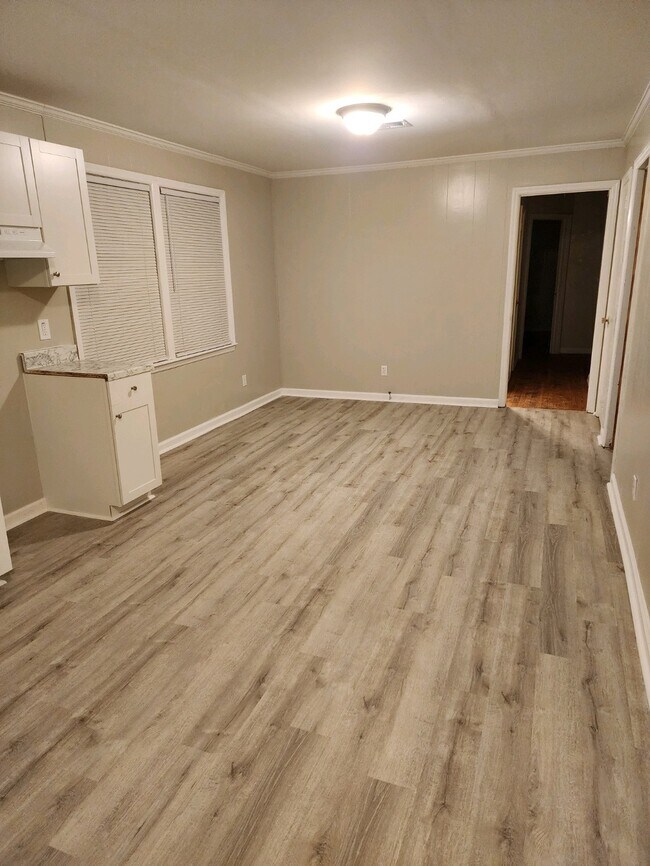 Foto del edificio - 800 Cindy Dr