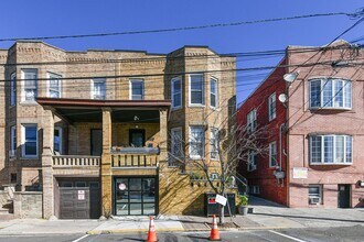 Building Photo - 1402 8th St