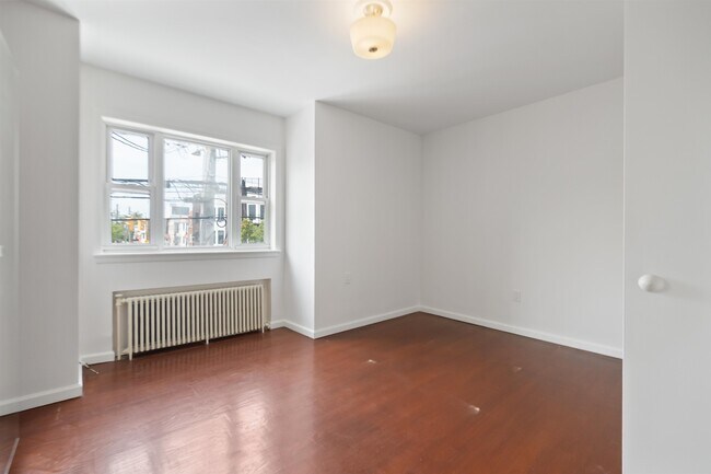 Building Photo - 822 Palisade Ave
