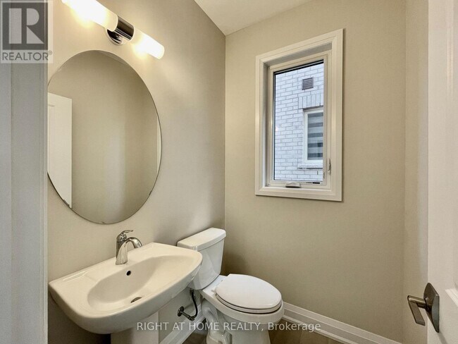 Building Photo - 12 Sweet Cicely St
